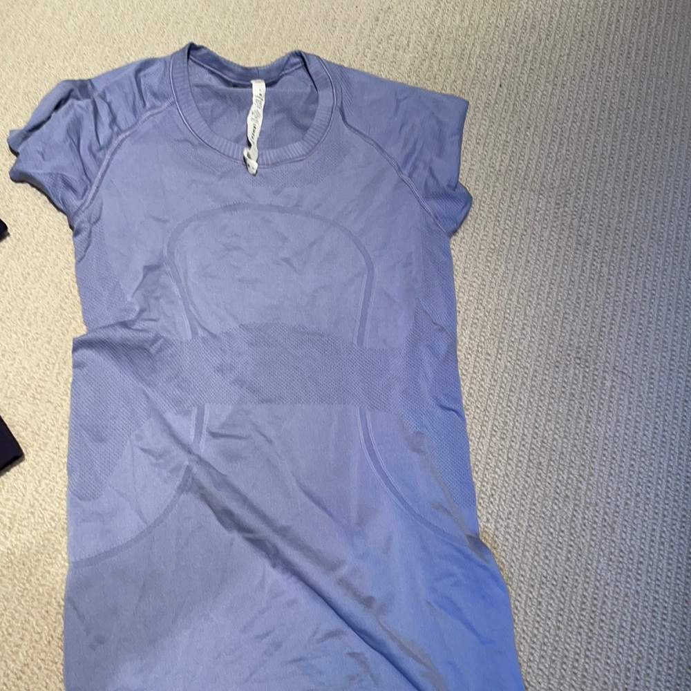 lululemon tshirt